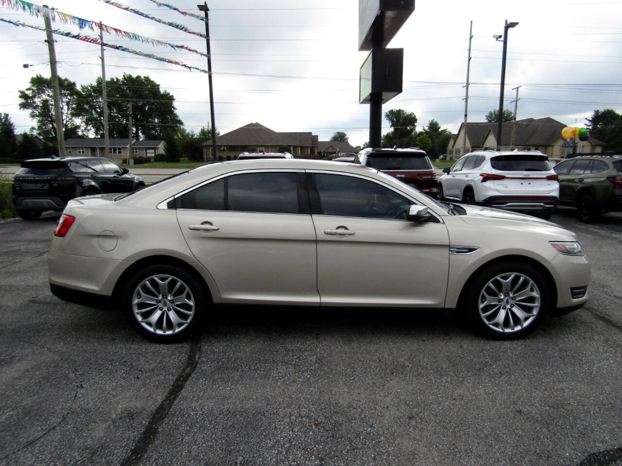 Used 2017 Ford Taurus Limited image 8