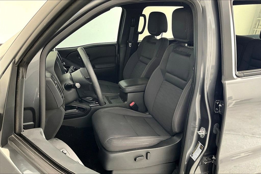Used 2023 Nissan Frontier SV w/ Midnight Edition Package image 31