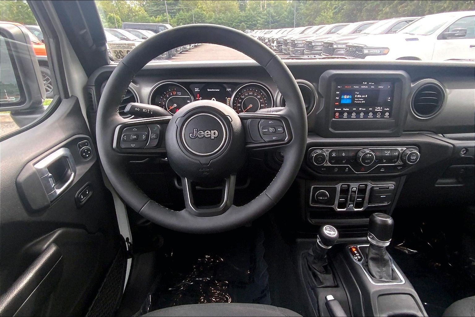 Certified 2023 Jeep Gladiator Overland AWD/4WD image 5