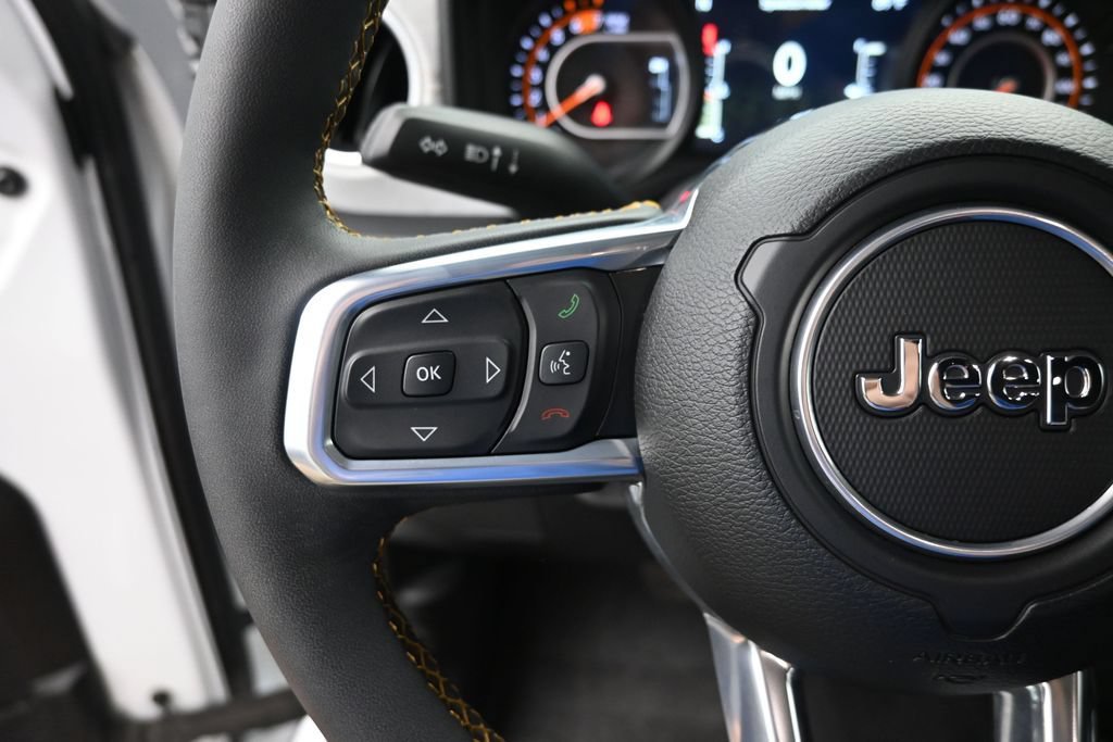 Used 2024 Jeep Wrangler Unlimited Sahara w/ Technology Group AWD/4WD image 20