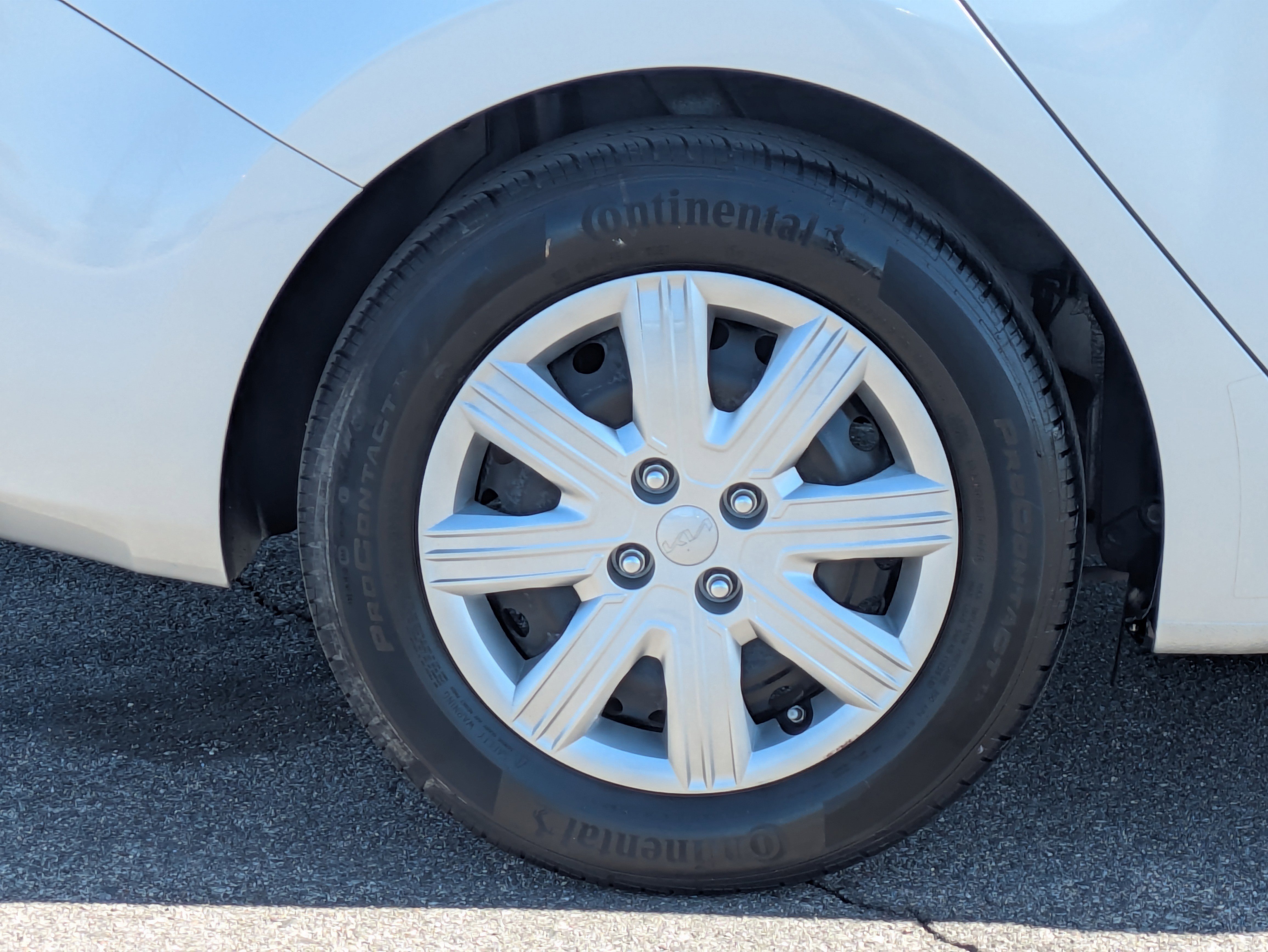 Used 2022 Kia Rio LX image 9