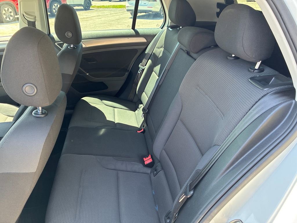Used 2017 Volkswagen Golf S FWD image 18