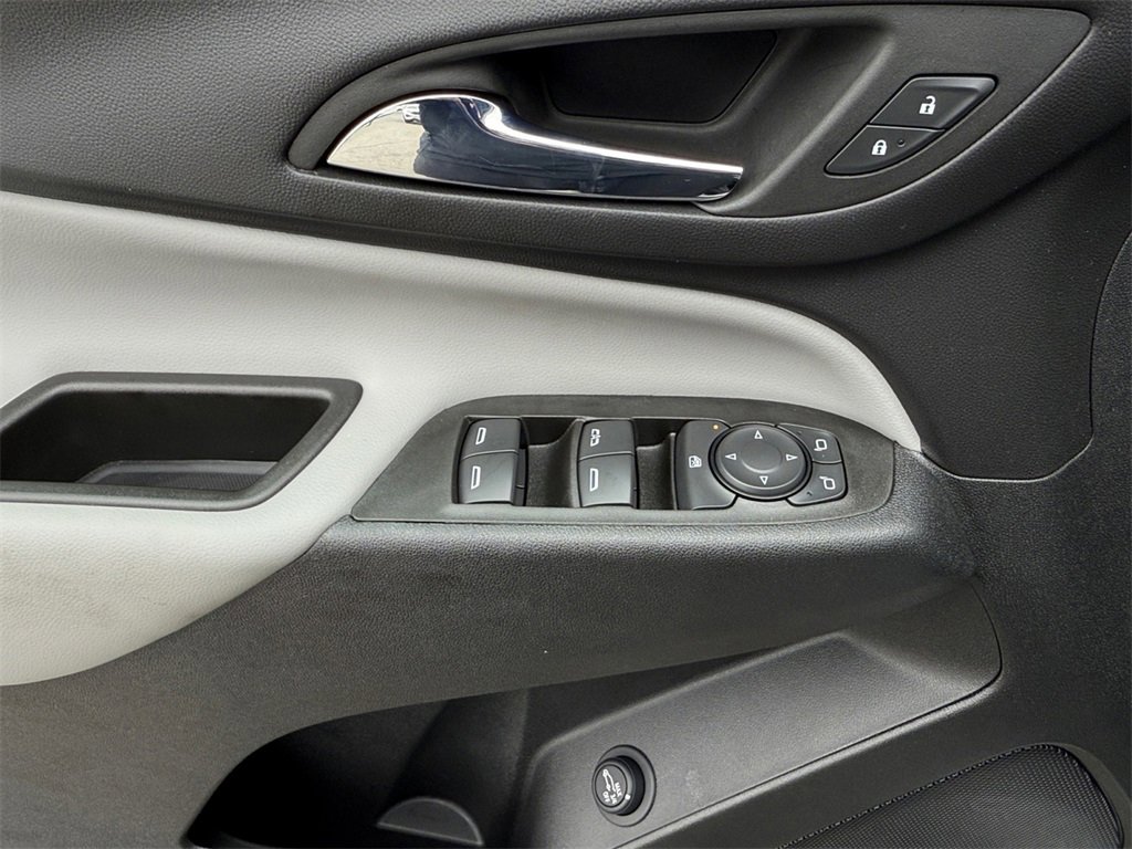 Used 2022 Chevrolet Equinox LT image 11