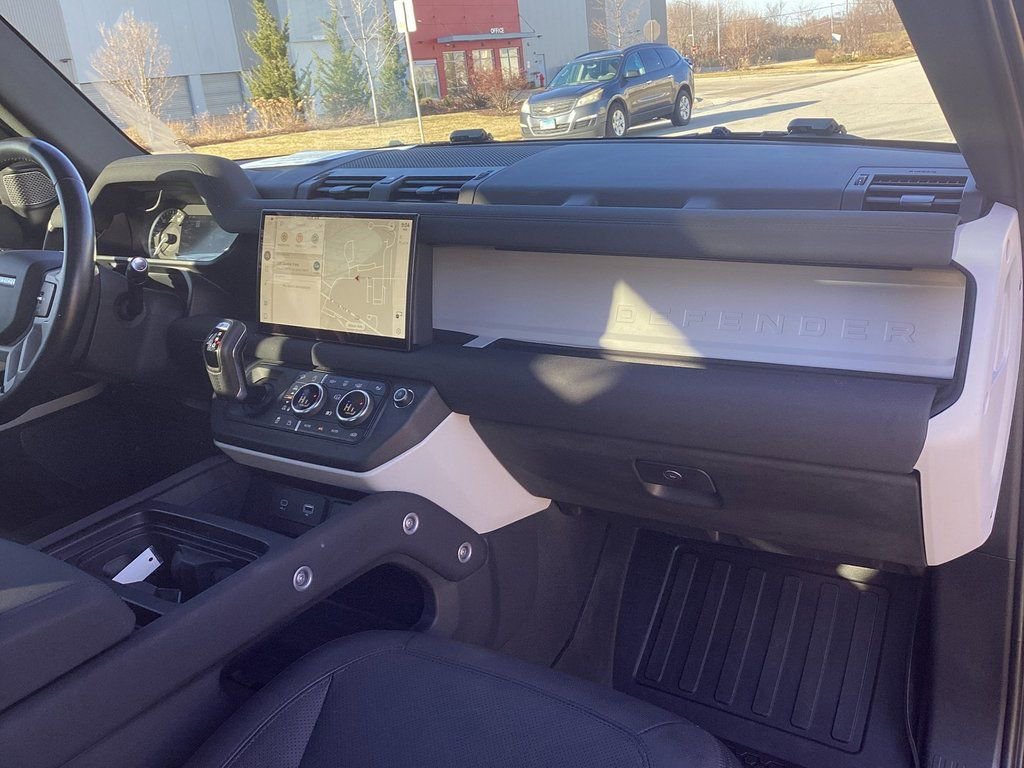 Used 2023 Land Rover Defender 90 S image 8
