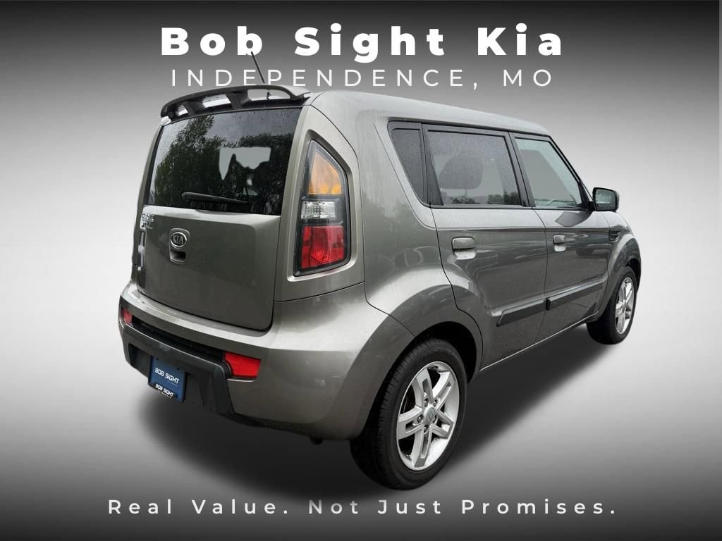 Used 2010 Kia Soul + FWD image 9