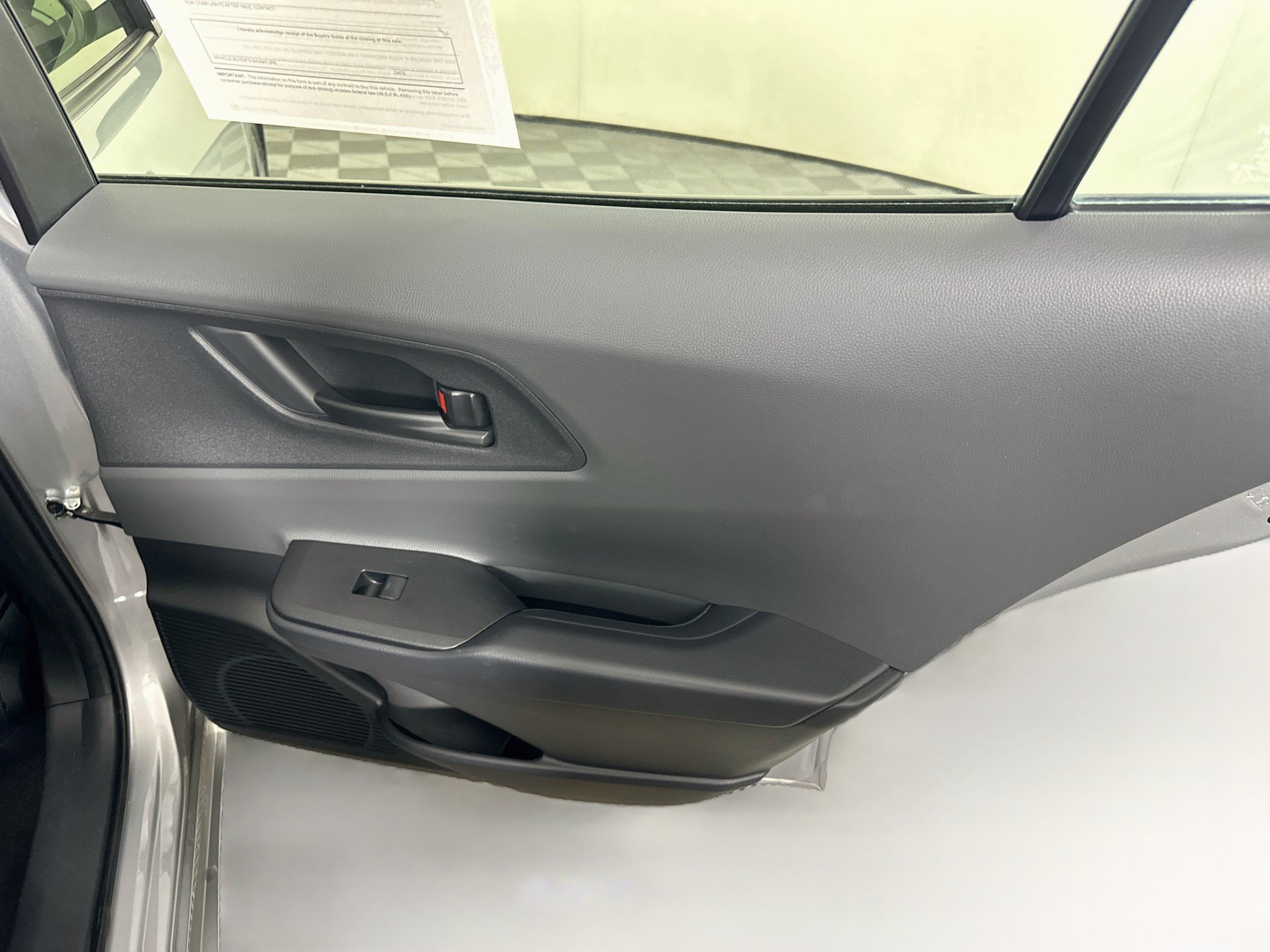Used 2025 Toyota Prius LE FWD image 28