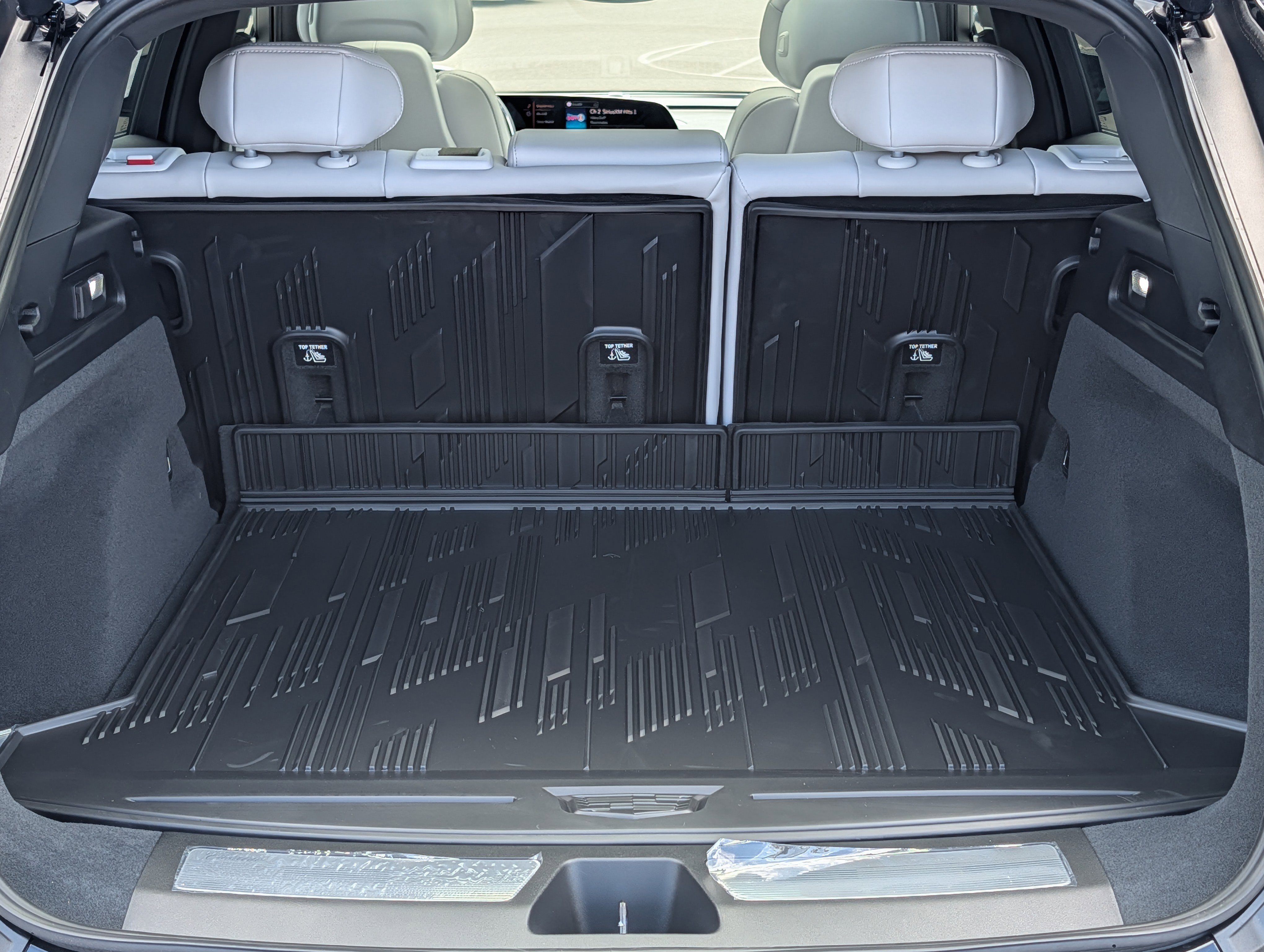 New 2026 Cadillac Lyriq Luxury AWD/4WD image 16