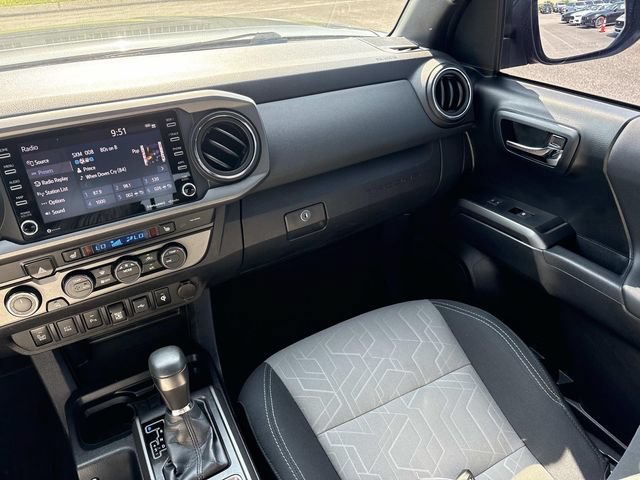 Used 2020 Toyota Tacoma TRD Off-Road w/ Technology Package AWD/4WD image 14