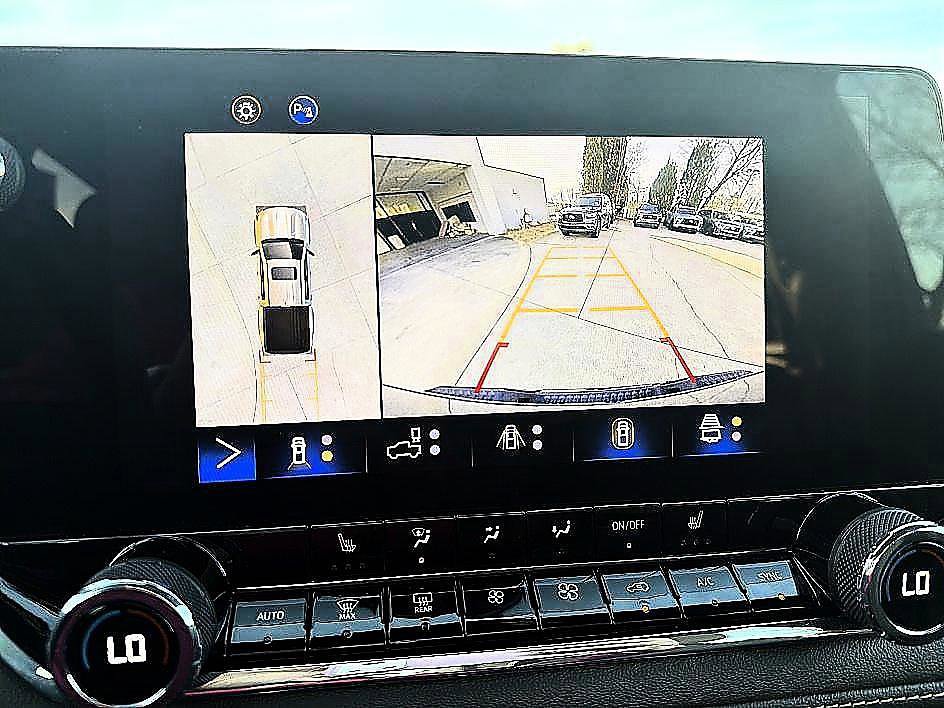 Used 2024 Chevrolet Colorado ZR2 w/ Technology Package image 15