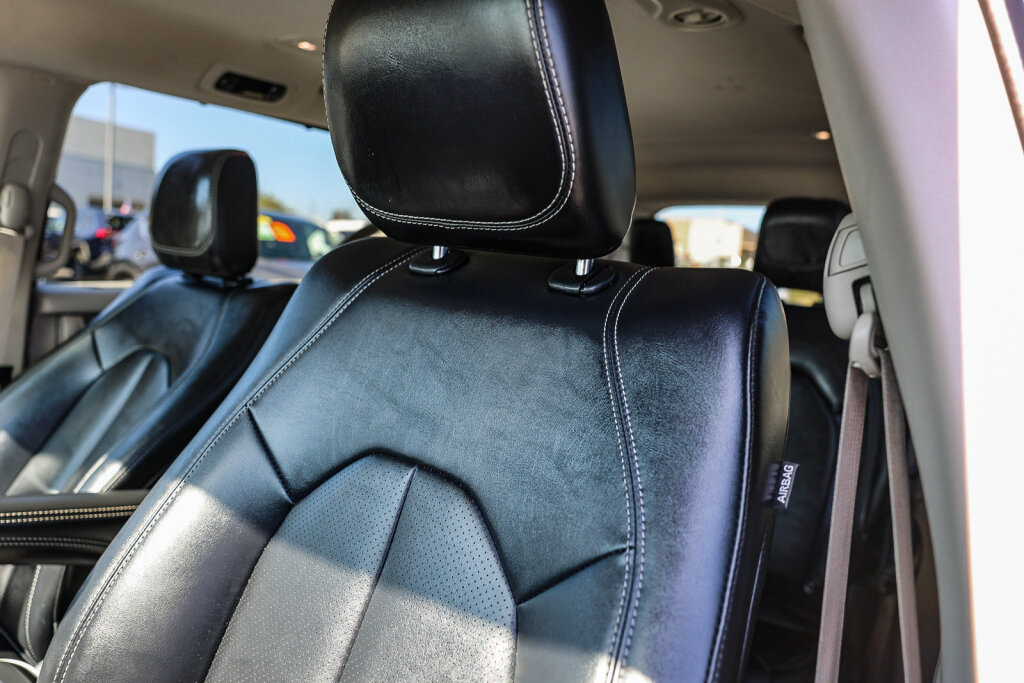 Used 2024 Chrysler Pacifica Touring-L FWD image 17
