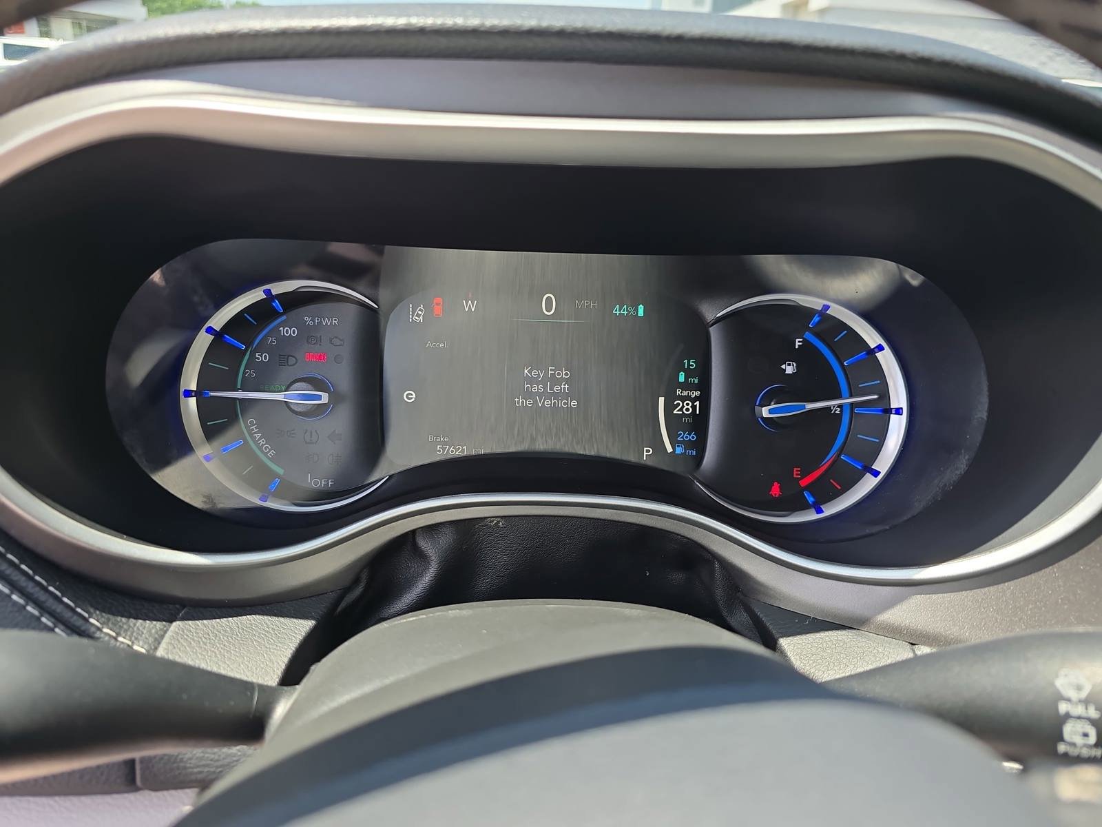 Used 2023 Chrysler Pacifica Touring-L FWD image 21