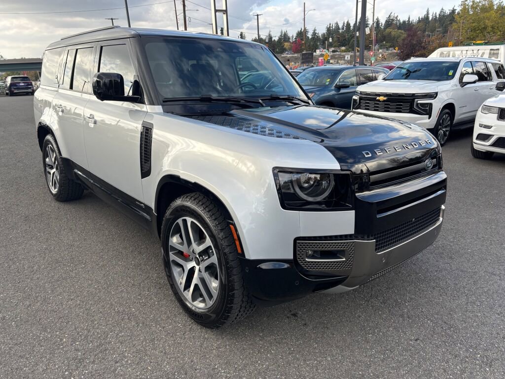 Used 2024 Land Rover Defender 130 X image 3