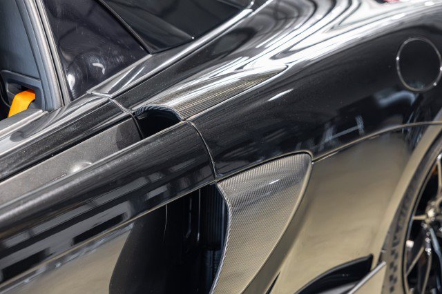Used 2020 McLaren 600LT Spider RWD image 17
