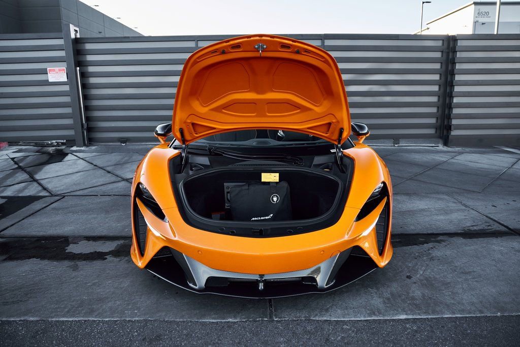 Used 2025 McLaren Artura Spider RWD image 26