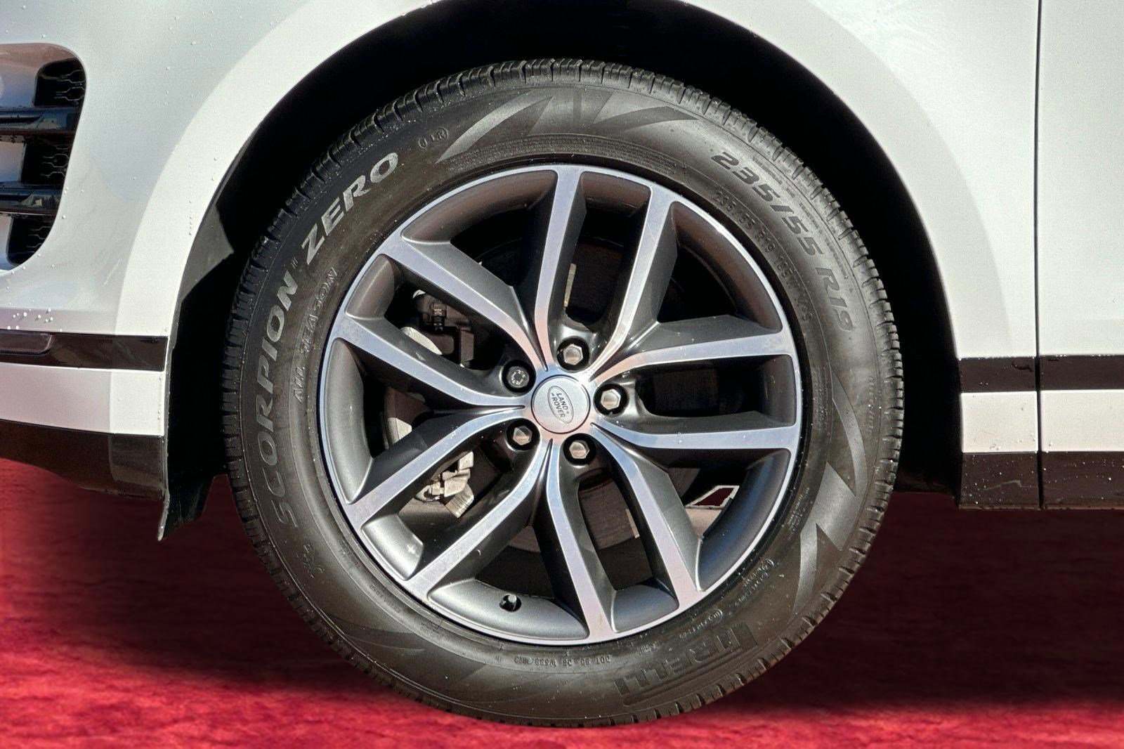 Certified 2024 Land Rover Range Rover Evoque Dynamic SE image 13