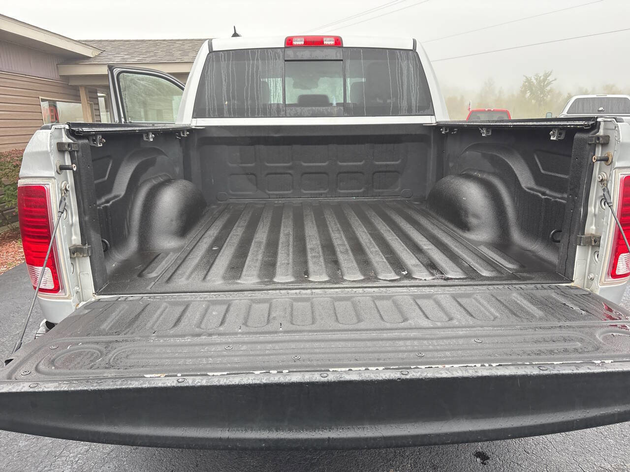 Used 2016 RAM 1500 Laramie image 10