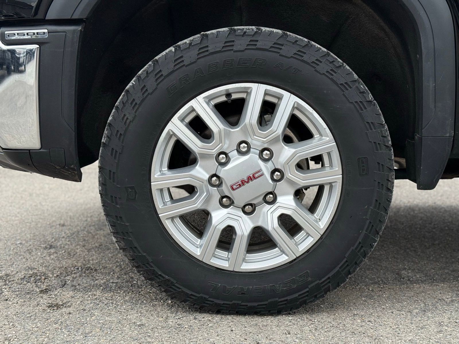 Used 2024 GMC Sierra 2500 SLE AWD/4WD image 11