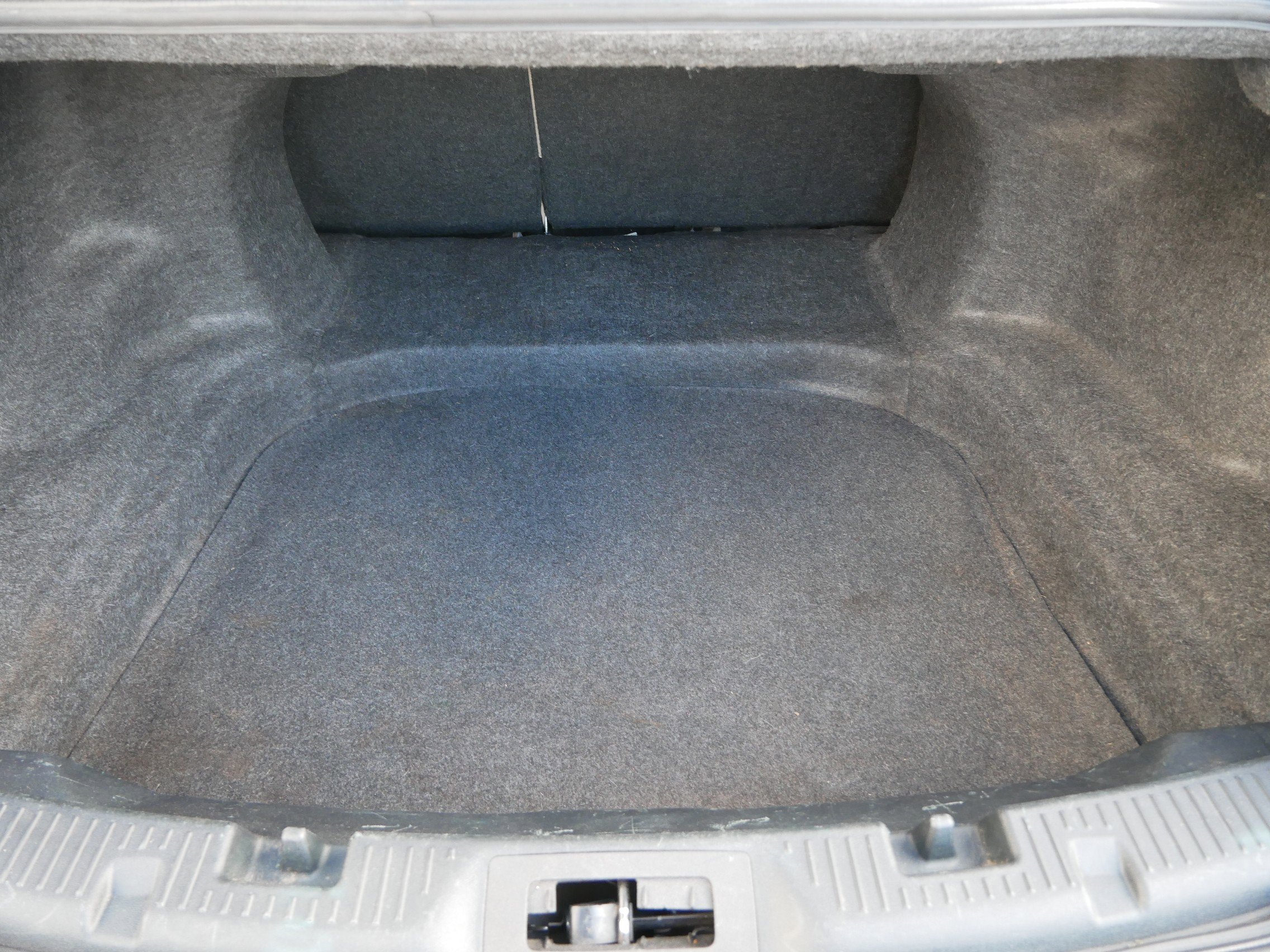 Used 2016 Ford Taurus Limited image 8