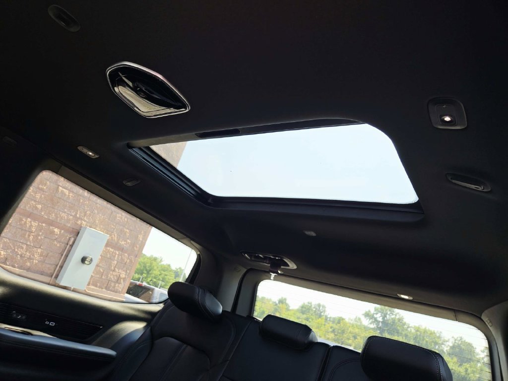 New 2026 Jeep Grand Wagoneer Summit AWD/4WD image 17