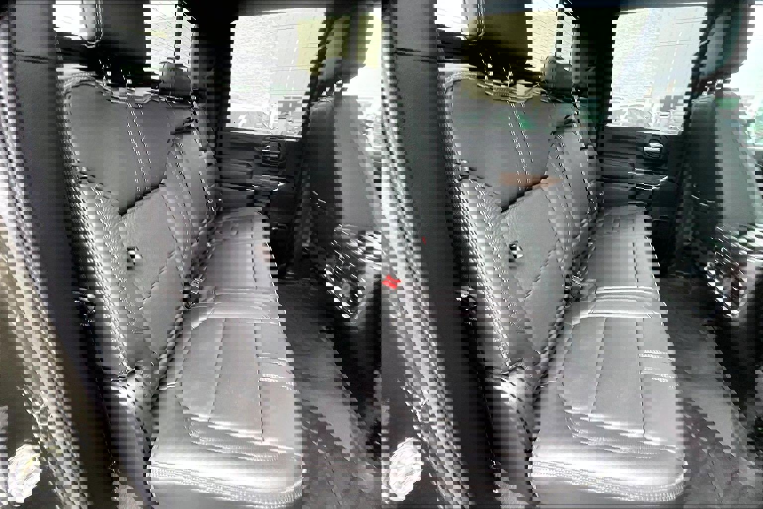 Used 2023 Chevrolet Silverado 2500 High Country image 23