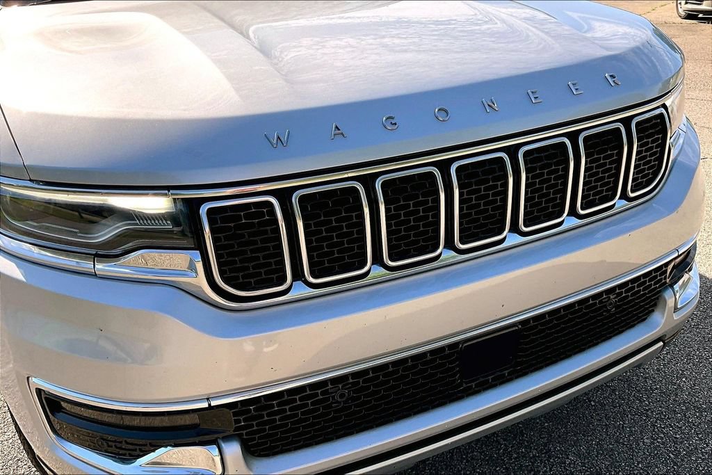 Used 2024 Jeep Wagoneer L Series II w/ Flexible Seating Group AWD/4WD image 30
