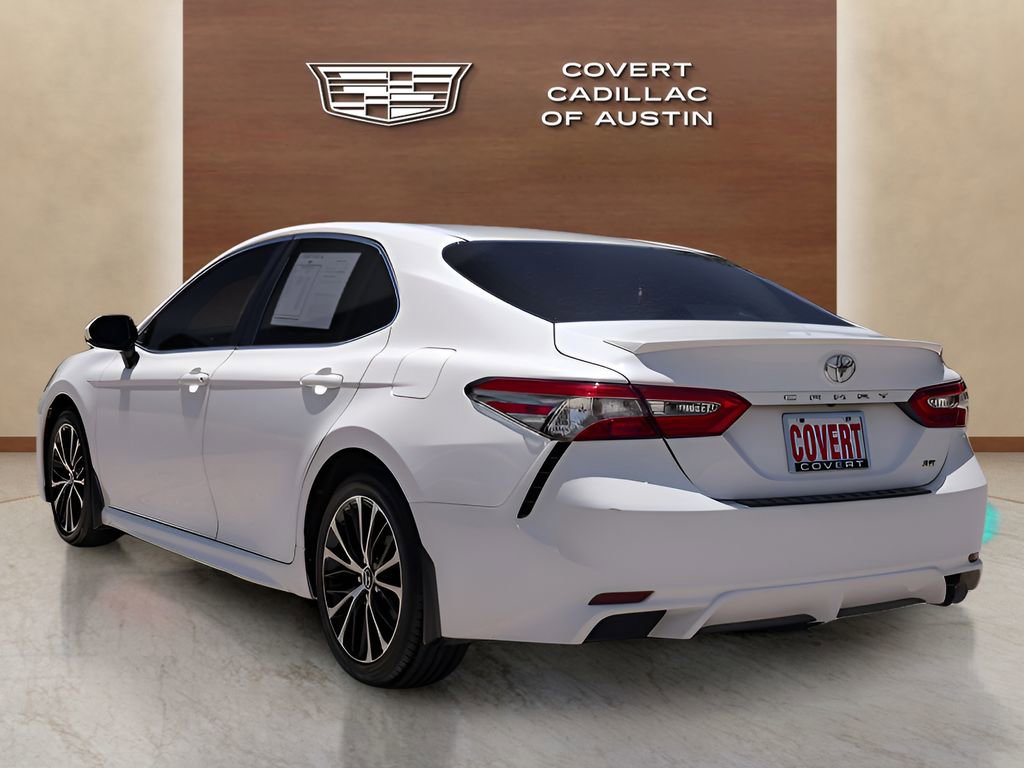 Used 2018 Toyota Camry SE FWD image 3