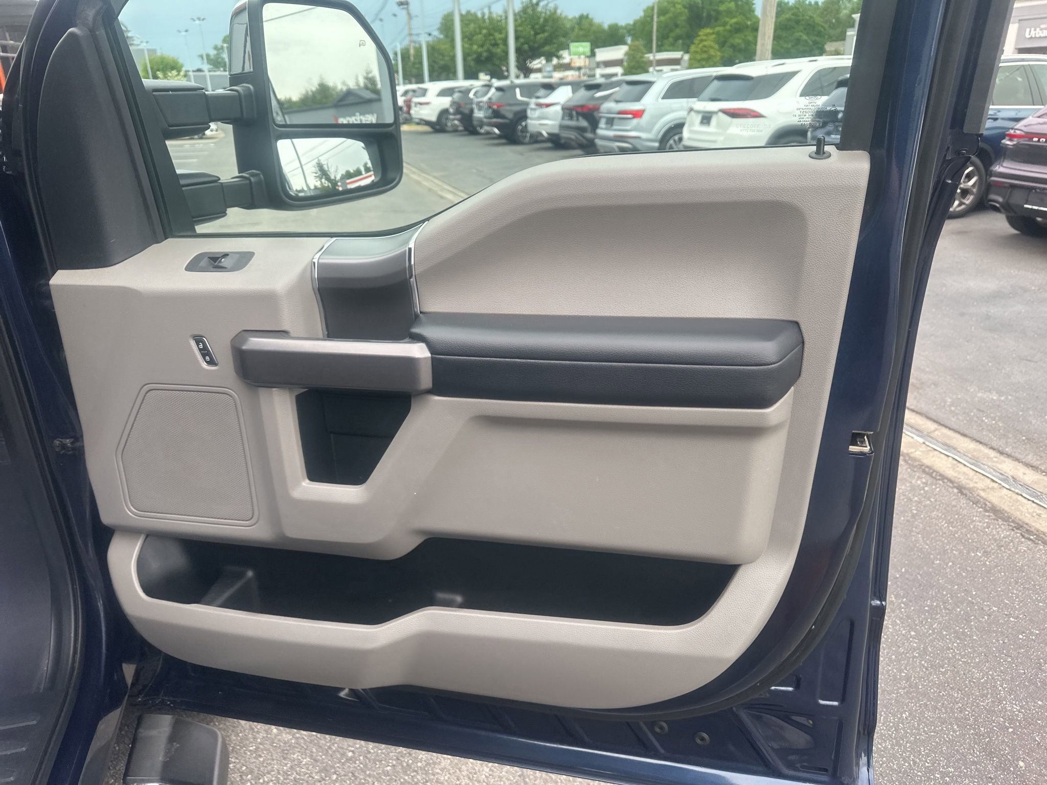 Used 2019 Ford F250 XLT w/ XLT Premium Package AWD/4WD image 13