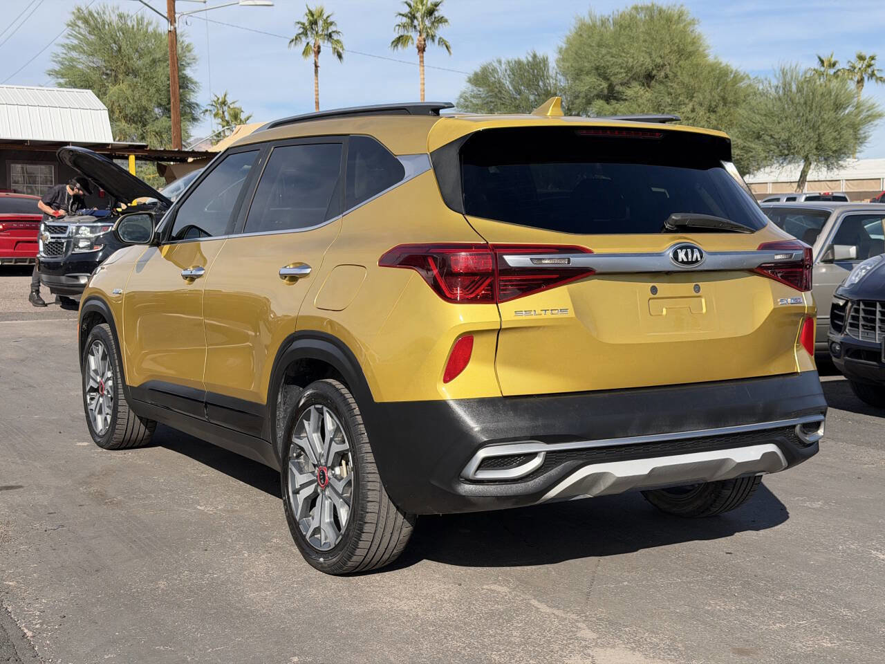 Used 2021 Kia Seltos SX w/ SX Sunroof Package image 6