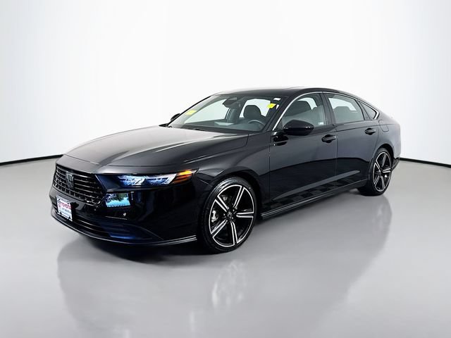 Used 2024 Honda Accord Sport image 2