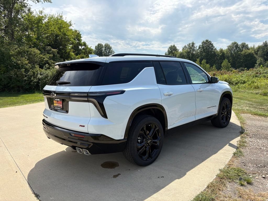 New 2027 Chevrolet Traverse RS w/ LPO, Floor Liner Package AWD/4WD image 9