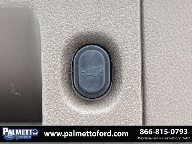 Used 2016 Chevrolet Suburban LT RWD image 13