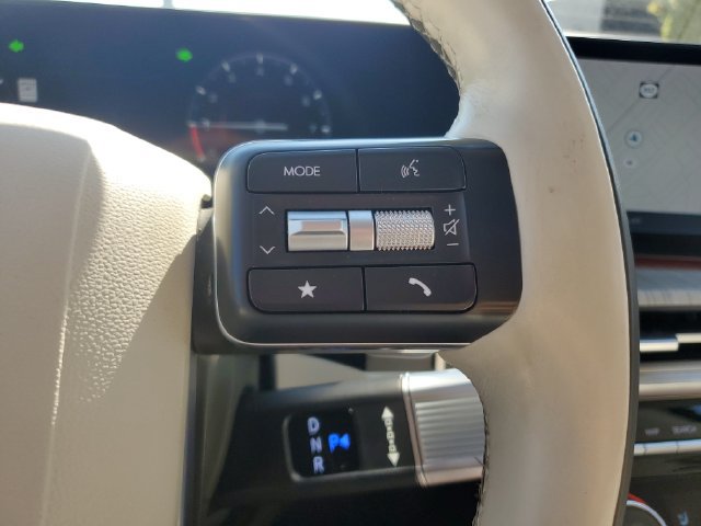 Certified 2025 Hyundai Santa Fe Calligraphy FWD image 23