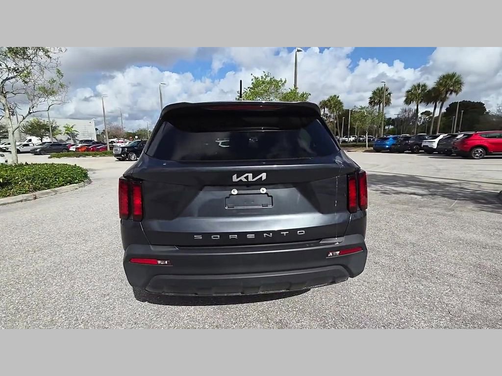 Used 2022 Kia Sorento LX image 32