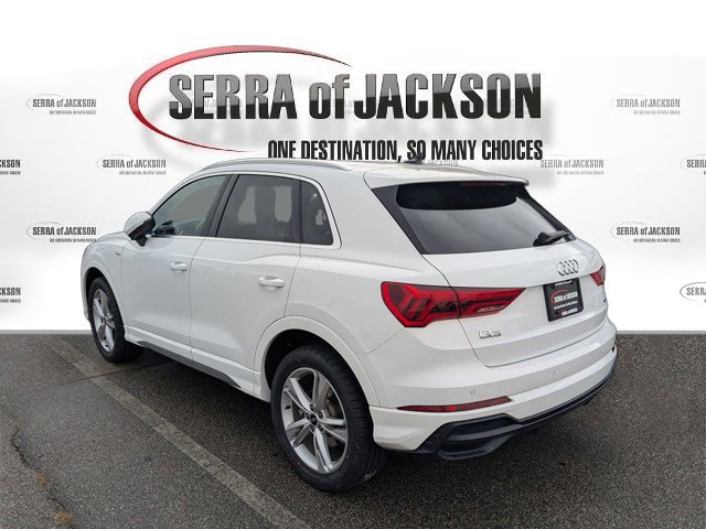 Used 2022 Audi Q3 2.0T Premium Plus w/ Premium Plus Package image 2