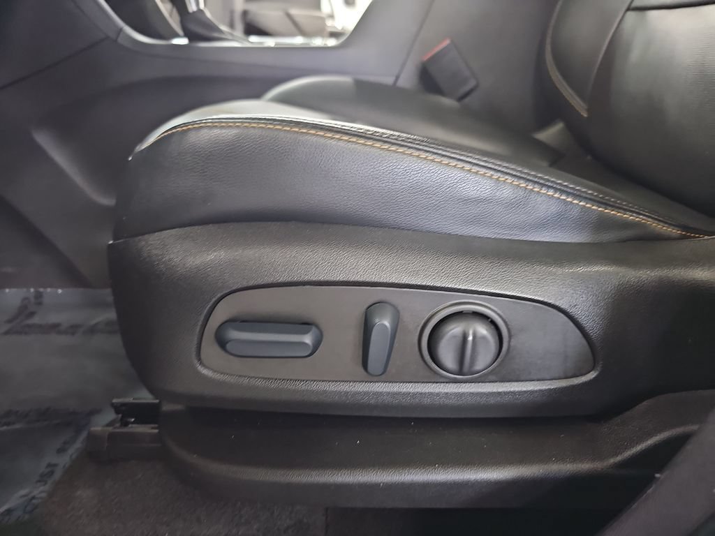 Used 2022 Chevrolet Equinox Premier AWD/4WD image 30