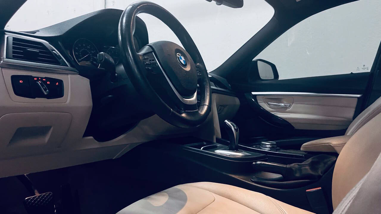 Used 2017 BMW 330i Sedan RWD image 16