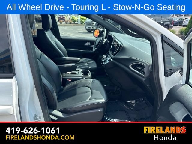 Used 2023 Chrysler Pacifica Touring-L w/ S Appearance Package AWD/4WD image 43