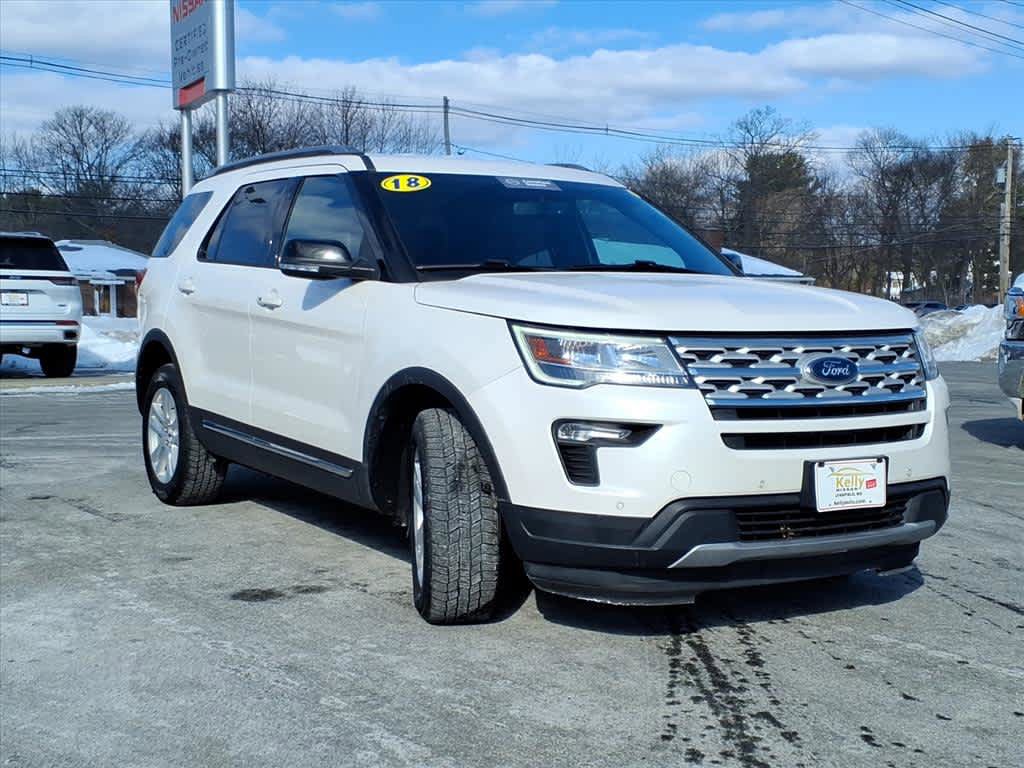 Used 2018 Ford Explorer XLT w/ Equipment Group 202A image 3