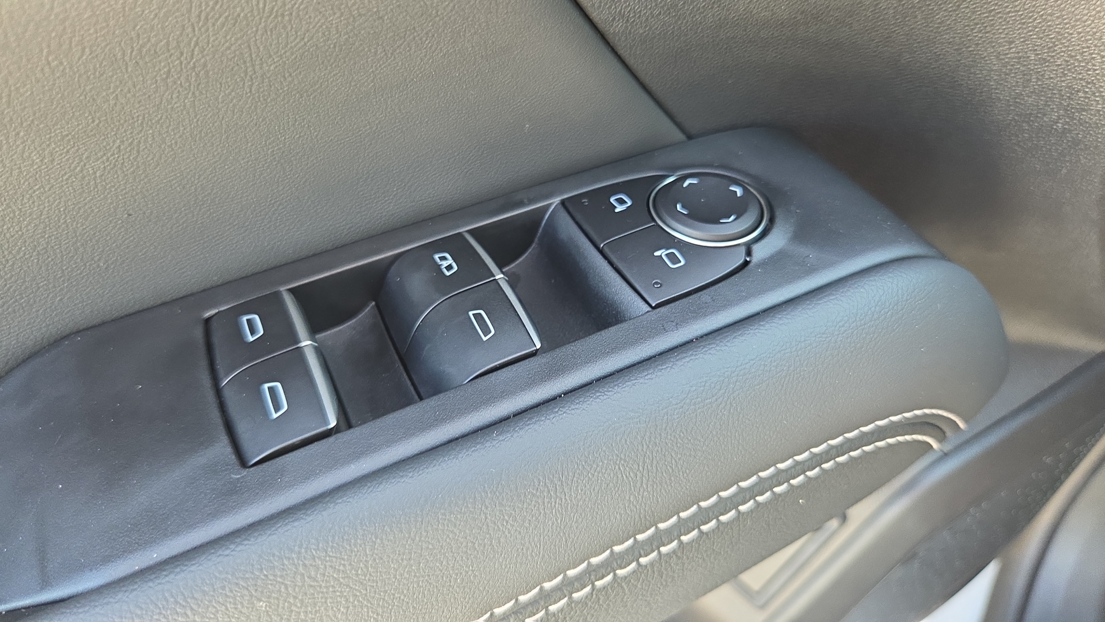 Certified 2026 GMC Terrain Denali AWD/4WD image 28