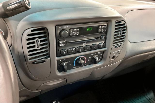 Used 2003 Ford F150 XLT AWD/4WD image 4