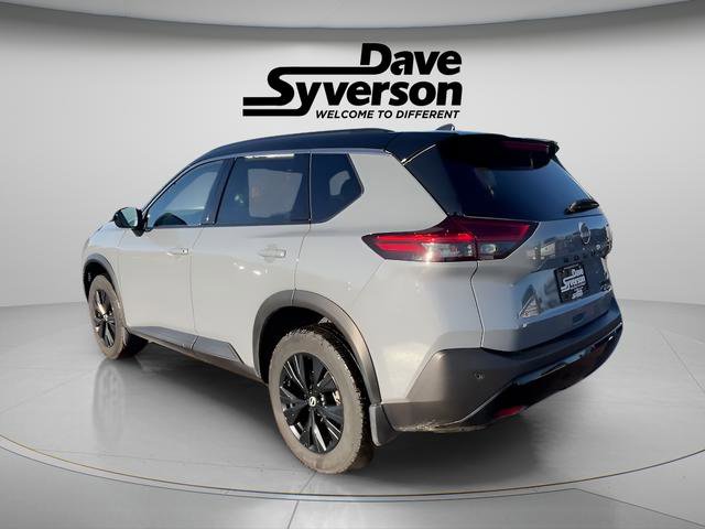 Used 2023 Nissan Rogue SV w/ SV Premium B Package image 3