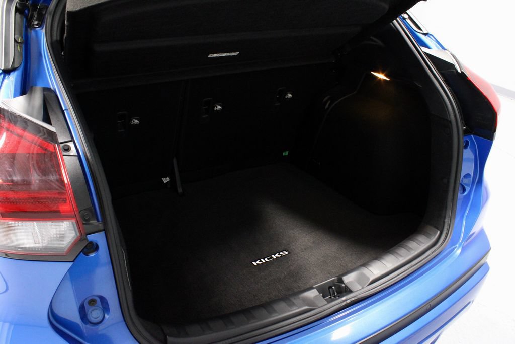 Certified 2023 Nissan Kicks SR w/ SR Premium Package FWD image 12