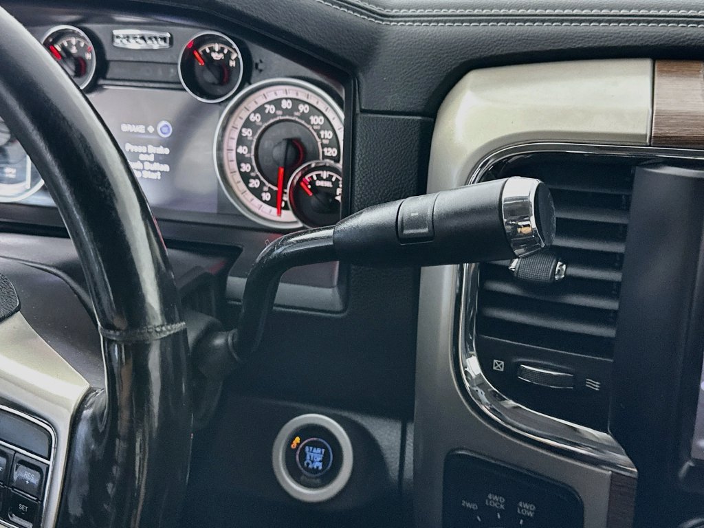 Used 2014 RAM 3500 Laramie AWD/4WD image 16