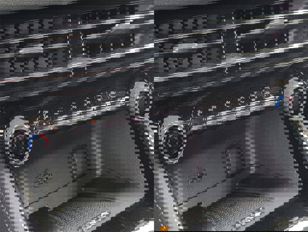 Certified 2026 Chevrolet Traverse LT w/ LPO, Floor Liner Package image 21