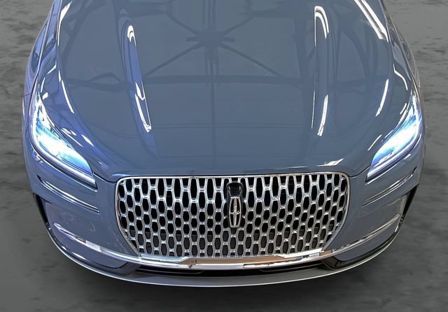 Used 2025 Lincoln Corsair AWD w/ Equipment Group 101A image 17