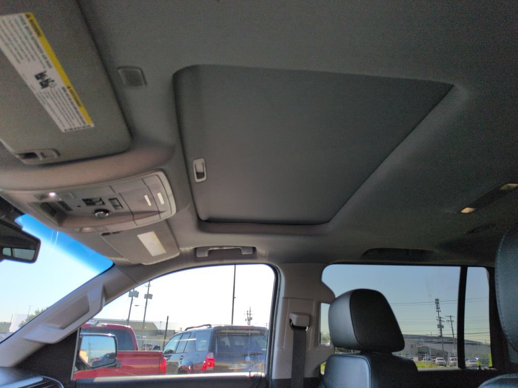 Used 2018 Chevrolet Suburban LT AWD/4WD image 22