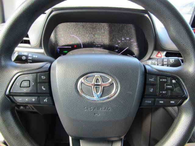 Used 2022 Toyota Sienna LE AWD/4WD image 25