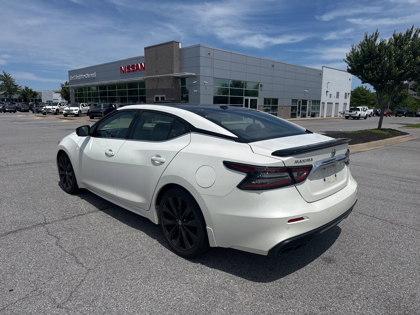 Used 2020 Nissan Maxima SR w/ Sport Mat Group FWD image 7