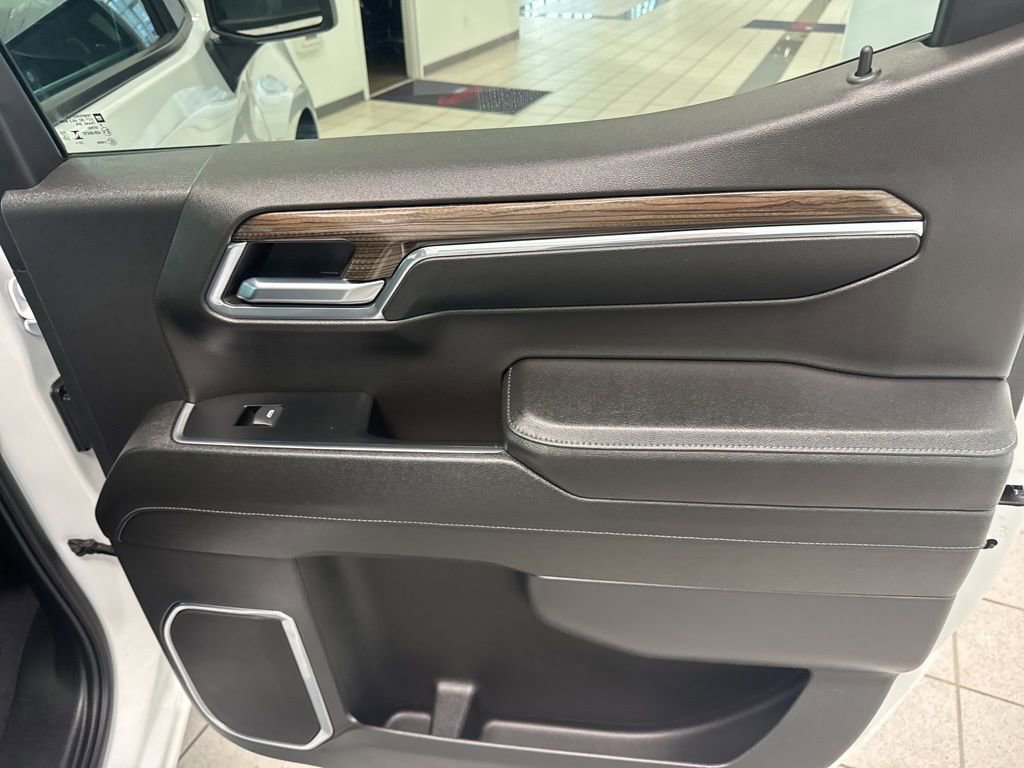 Used 2024 Chevrolet Silverado 1500 LT image 22