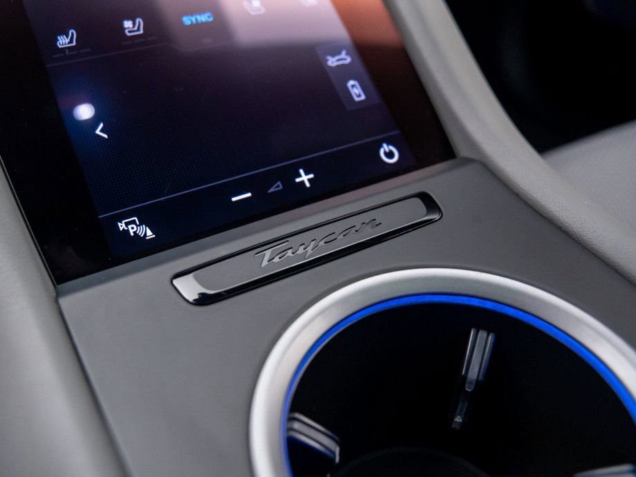 Used 2021 Porsche Taycan Turbo image 28